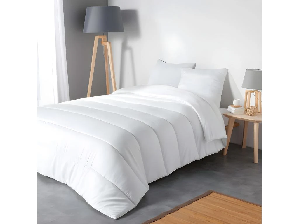 Couette Polyester "Anti Acarien" 240x260cm Blanc 4 Couette Polyester "Anti Acarien" 240x260cm Blanc – Image 2